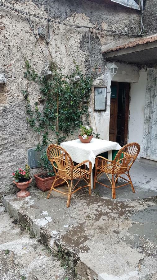 La Casetta Del Pellegrino Apartment Poggio Bustone Bagian luar foto